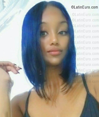 Date this young Dominican Republic girl Genesis - Glesis from Santiago DO55945