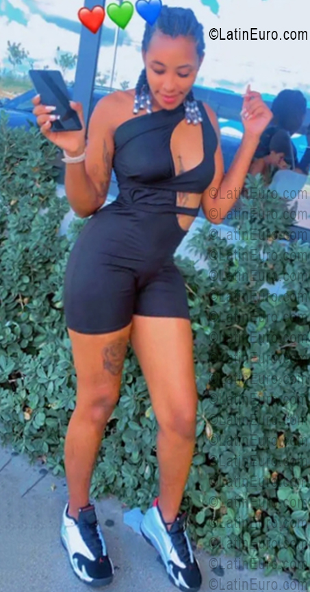 Date this sultry Dominican Republic girl Ivelis from Santo Domingo DO55974