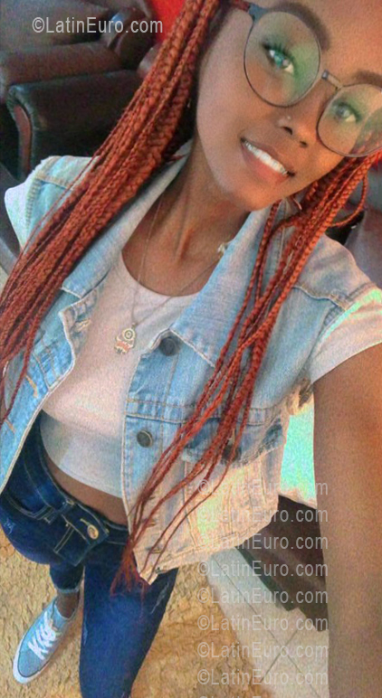 Date this passionate Dominican Republic girl Yameli from Santo Domingo DO55983