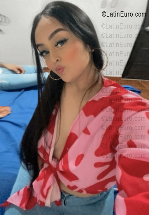 Date this sultry Colombia girl Estefany from Bucaramanga CO33632