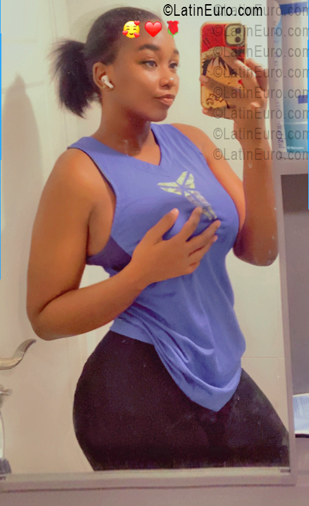 Date this voluptuous Dominican Republic girl Maria from Santo Domingo DO56060