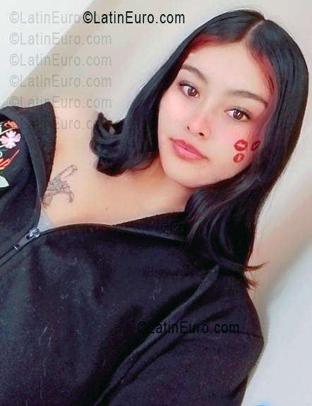 Date this stunning Peru girl Zaida from Lima PE2156