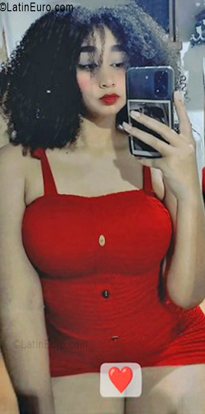 Date this pretty Venezuela girl Yuli from Caracas VE5423