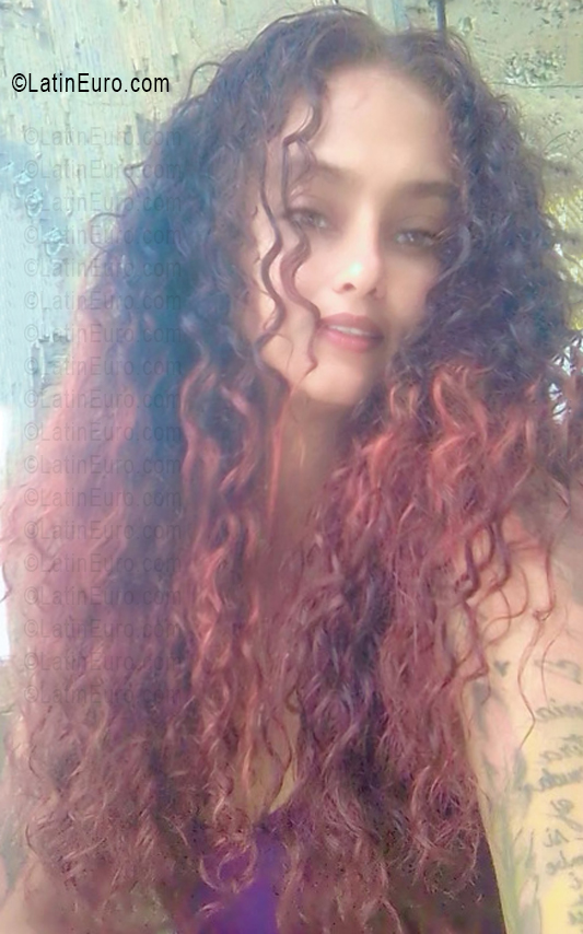 Date this georgeous Dominican Republic girl Ana from Santo Domingo DO56086