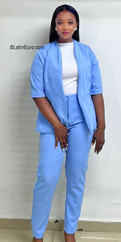 Date this stunning Dominican Republic girl Soledad from San Pedro De Macoris DO56105