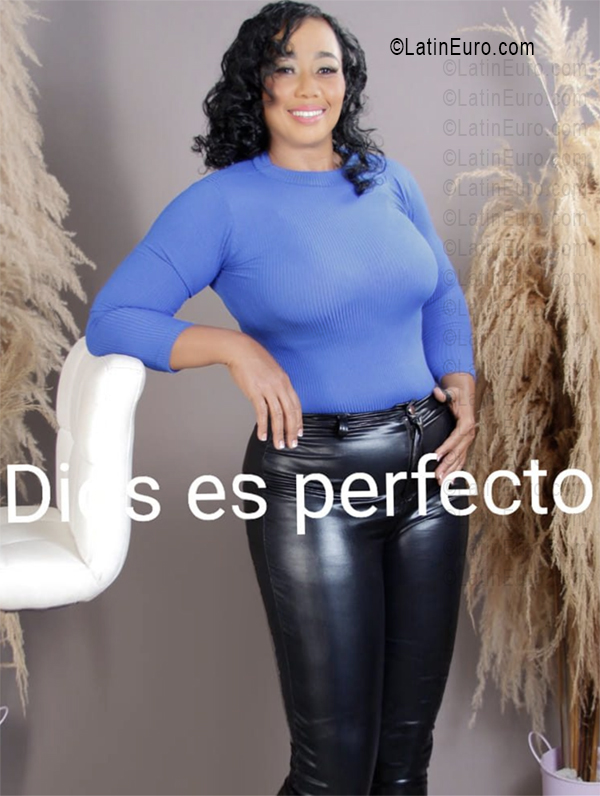 Date this beautiful Dominican Republic girl Midaly from Nagua DO56134