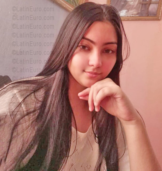 Date this lovely Venezuela girl Jory from Coro VE5455