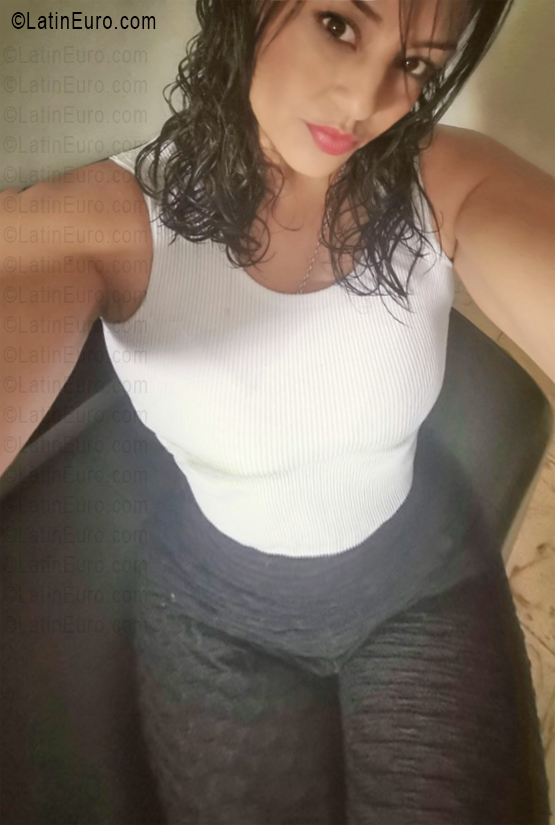 Date this hot Colombia girl Ana from Cali CO33659