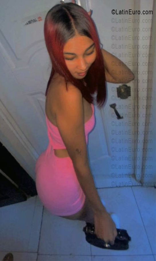 Date this gorgeous Dominican Republic girl Letizia from Santo Domingo DO56172