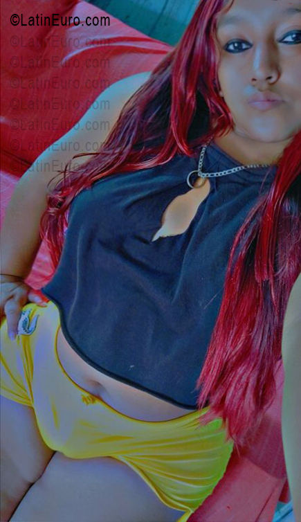 Date this beautiful El Salvador girl Yanet from San Salvador SV198