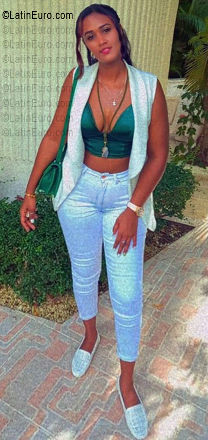 Date this passionate Dominican Republic girl Manuela from Santo Domingo DO56207
