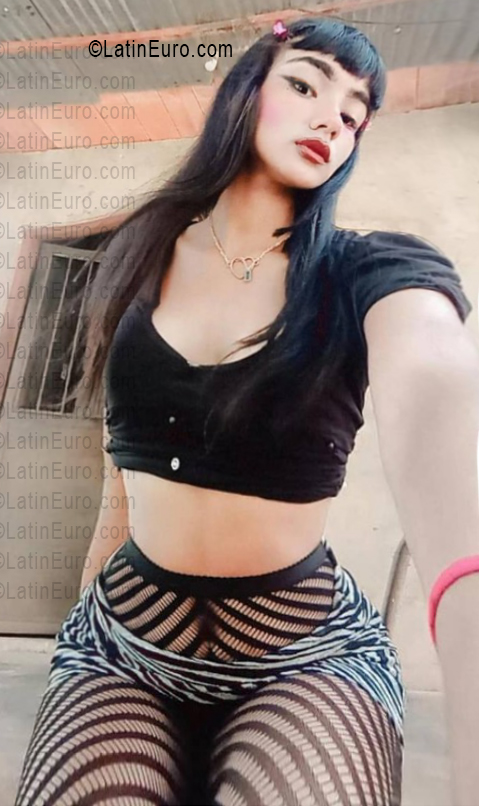 Date this georgeous Venezuela girl Skarlett from La Victoria VE5584