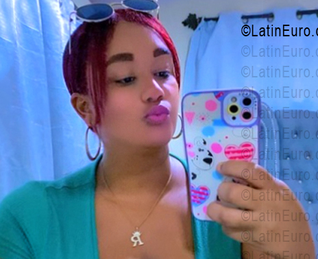 Date this sultry Dominican Republic girl Roseiris from Santo Domingo DO56311