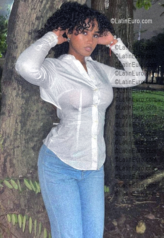 Date this passionate Dominican Republic girl Abigail from La Romana DO56347