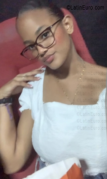 Date this hot Dominican Republic girl Amaia from Santo Domingo DO56372