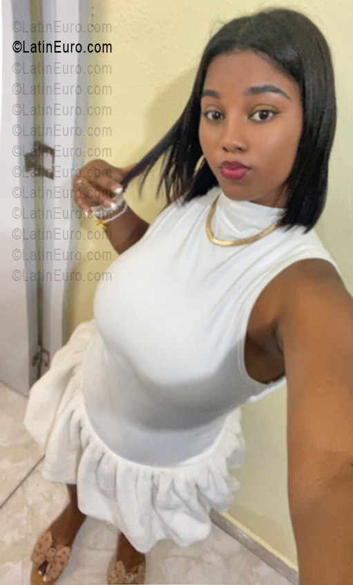 Date this hot Dominican Republic girl Cynthia from La Romana DO56377