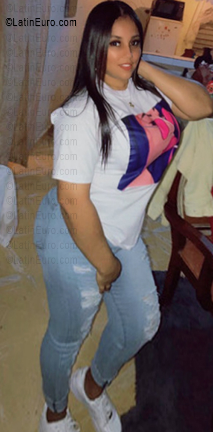 Date this cute Dominican Republic girl Yelenny from Santo Domingo DO56386