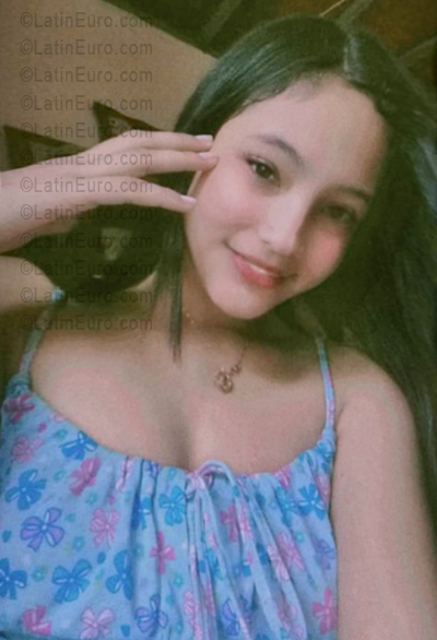 Date this hot Venezuela girl Solexis from Pariaguan VE5667