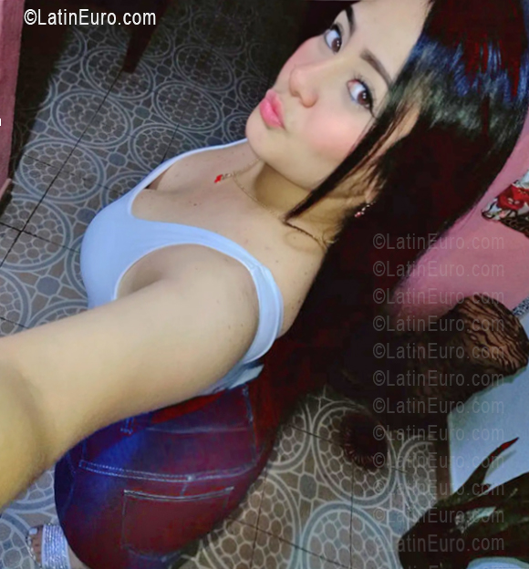 Date this cute Venezuela girl Yosmar from Caracas VE5686
