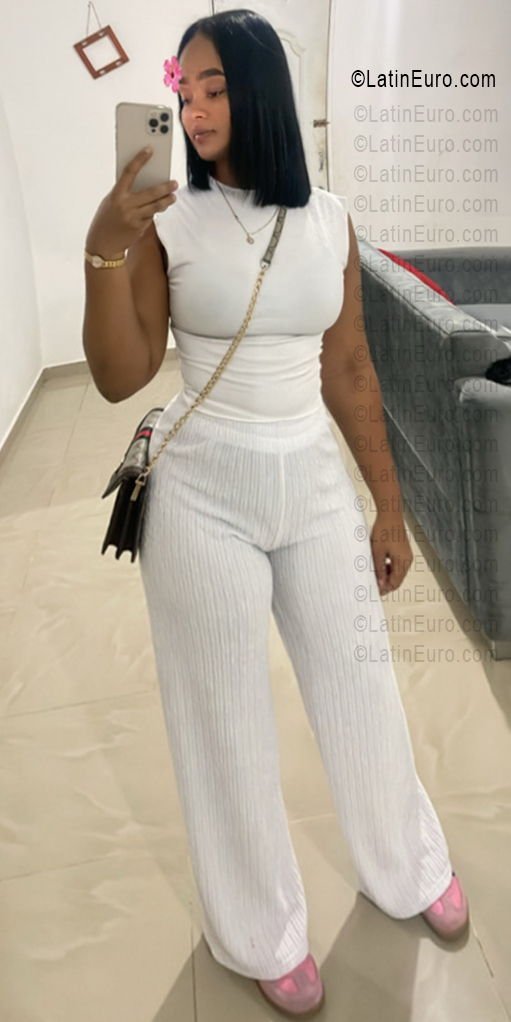 Date this beautiful Dominican Republic girl Nicole from San Juan DO56452