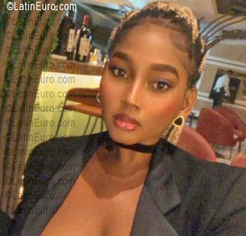 Date this nice looking Dominican Republic girl Lizag from Santo Domingo DO56489