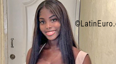 Date this georgeous Dominican Republic girl Natalia from Romana DO56494