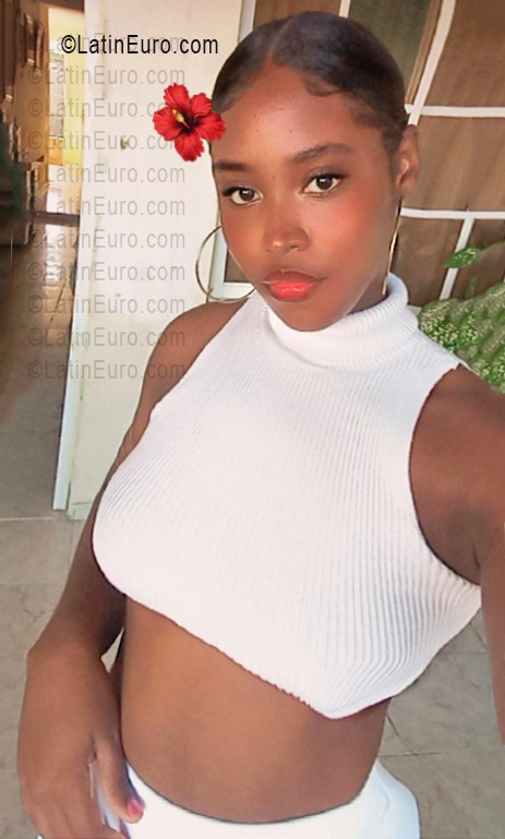 Date this gorgeous Dominican Republic girl Nayeli from Romana DO56594