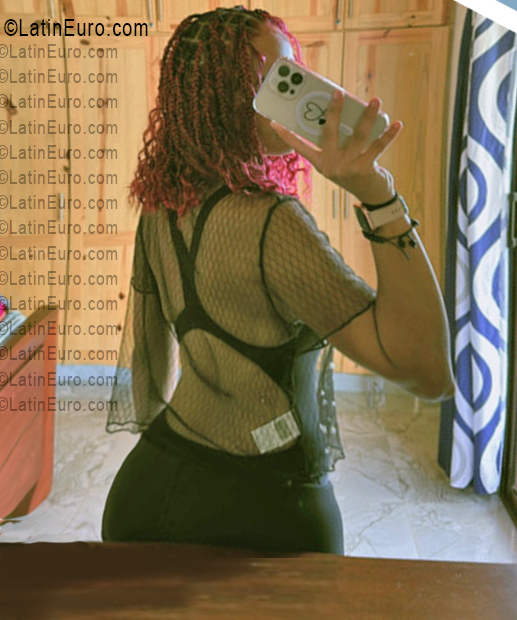 Date this foxy Dominican Republic girl Chanty from Santo Domingo DO56629