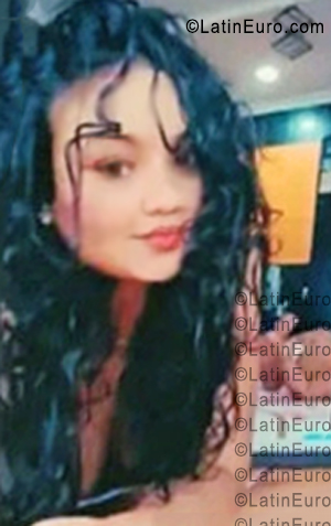 Date this lovely Colombia girl Milagros from Barranquilla CO33769