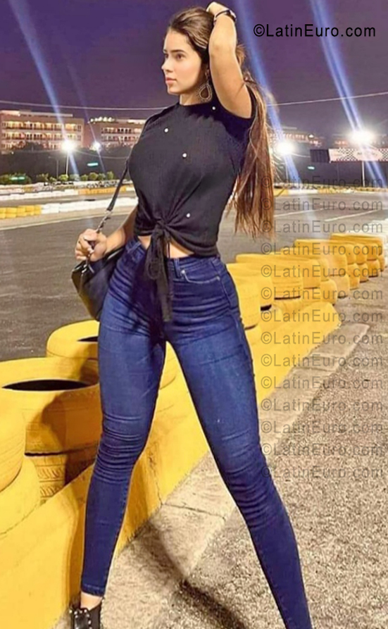 Date this delightful Venezuela girl Migde from Caracas VE5715
