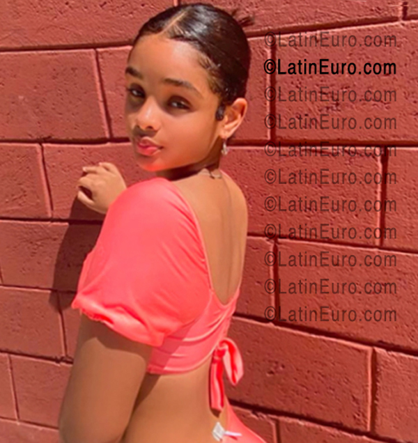 Date this funny Dominican Republic girl Aleysha from Santiago DO56645