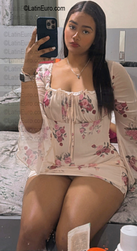 Date this attractive Dominican Republic girl Alondra from Santo Domingo DO56672