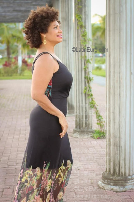 Date this athletic Brazil girl Maria from Maringa BR12426