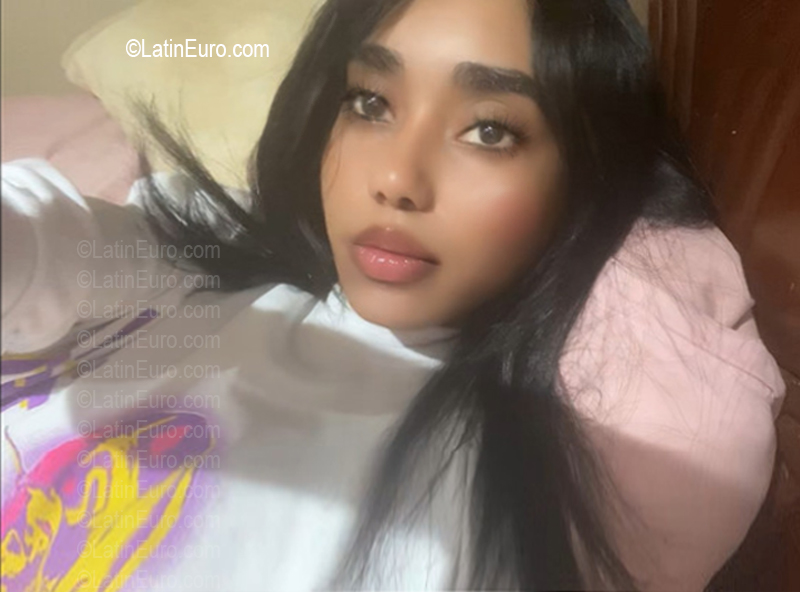 Date this stunning Dominican Republic girl Amelet from Santo Domingo DO56723