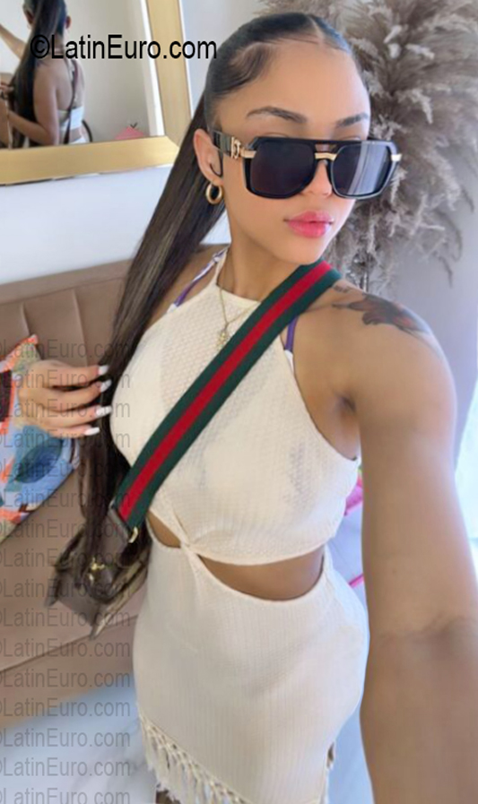 Date this athletic Dominican Republic girl Raysa from Santo Domingo DO56763