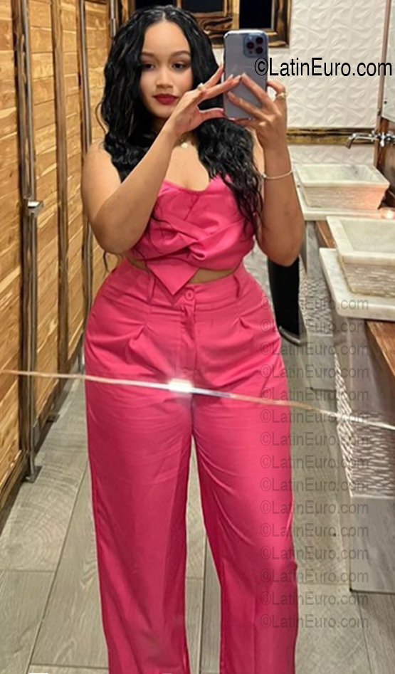 Date this foxy Dominican Republic girl Rosa from Santiago DO56820