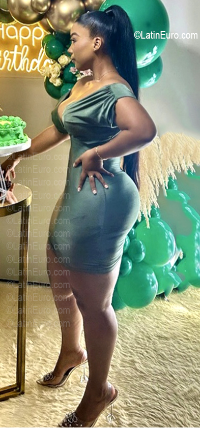 Date this hard body Colombia girl Luisa from Cali CO33813