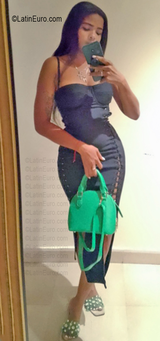 Date this delightful Dominican Republic girl Winifer from Santo Domingo DO56910