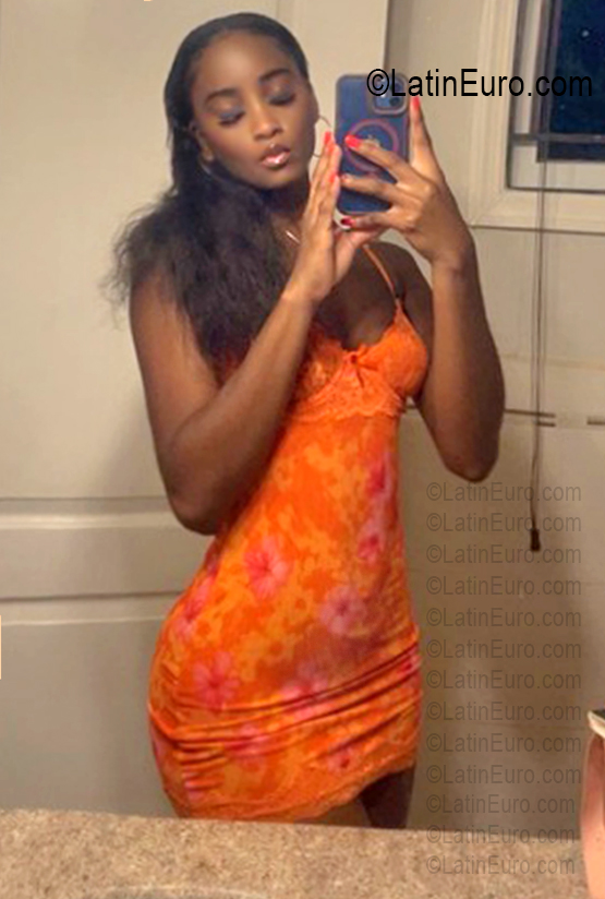 Date this voluptuous Jamaica girl Sherika from Kingston JM2752