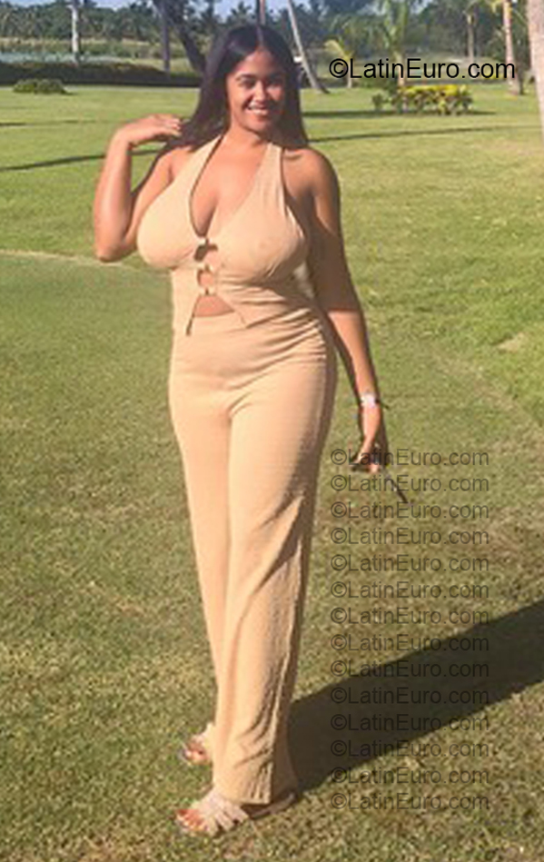 Date this passionate Dominican Republic girl Paola from Santo Domingo DO57010