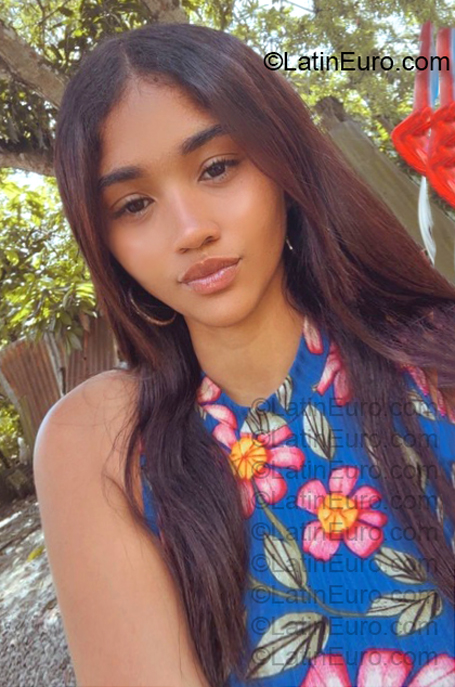 Date this young Dominican Republic girl Nicol from Santiago DO57068