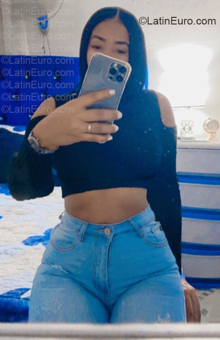 Date this stunning Dominican Republic girl Mary from Santiago DO57093