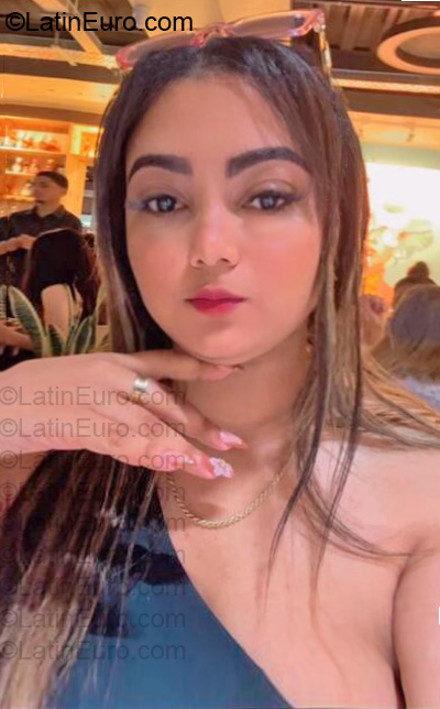 Date this lovely Dominican Republic girl Rossy from Santo Domingo DO57098