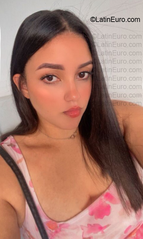 Date this gorgeous Dominican Republic girl Smeylin from Santiago DO57108