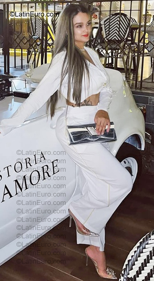 Date this nice looking Colombia girl Stefany from Cali CO33884