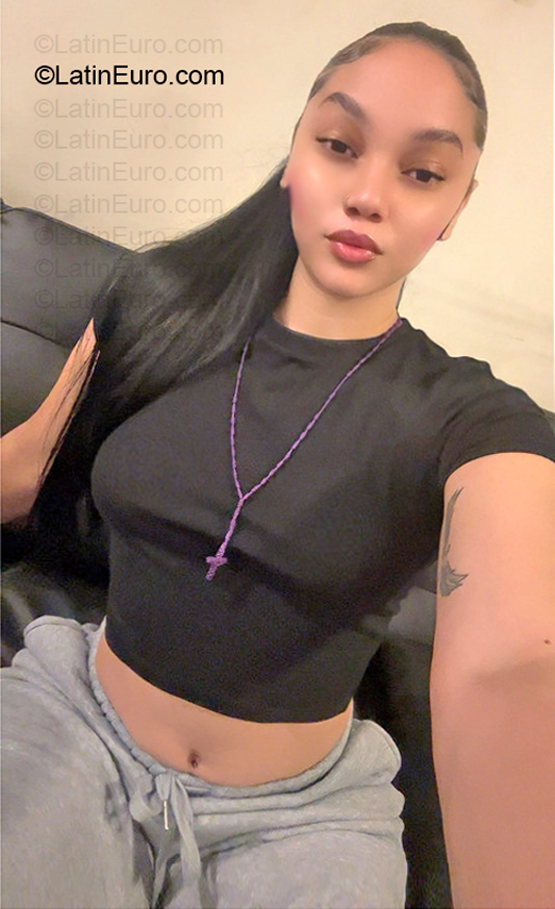Date this athletic United States girl Lesley from New York US25778