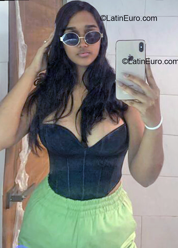 Date this nice looking Dominican Republic girl Sofia Melany from Santo Domingo DO57211