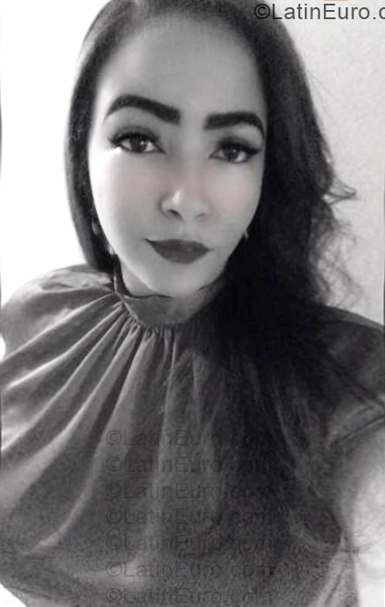 Date this voluptuous Dominican Republic girl Vic from Santo Domingo DO57225