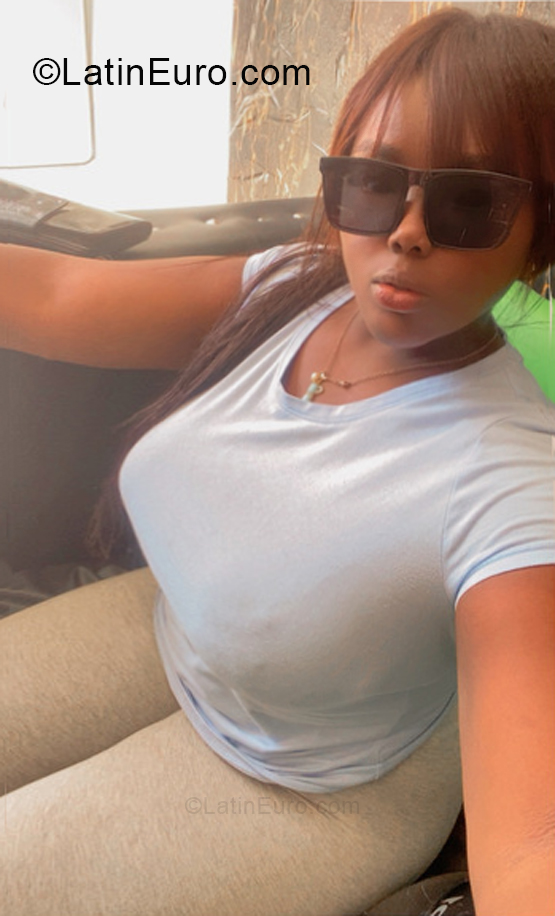 Date this hot Dominican Republic girl Luz from Santo Domingo DO57246