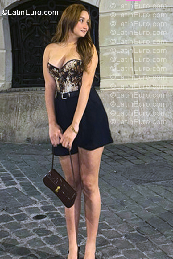 Date this athletic Spain girl Karolayne from Madrid ES964